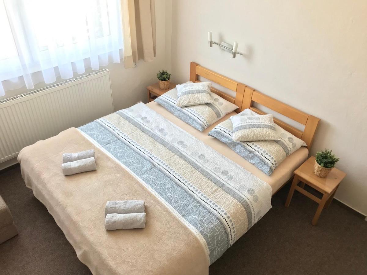 Pension Crhan Mikulov Zewnętrze zdjęcie
