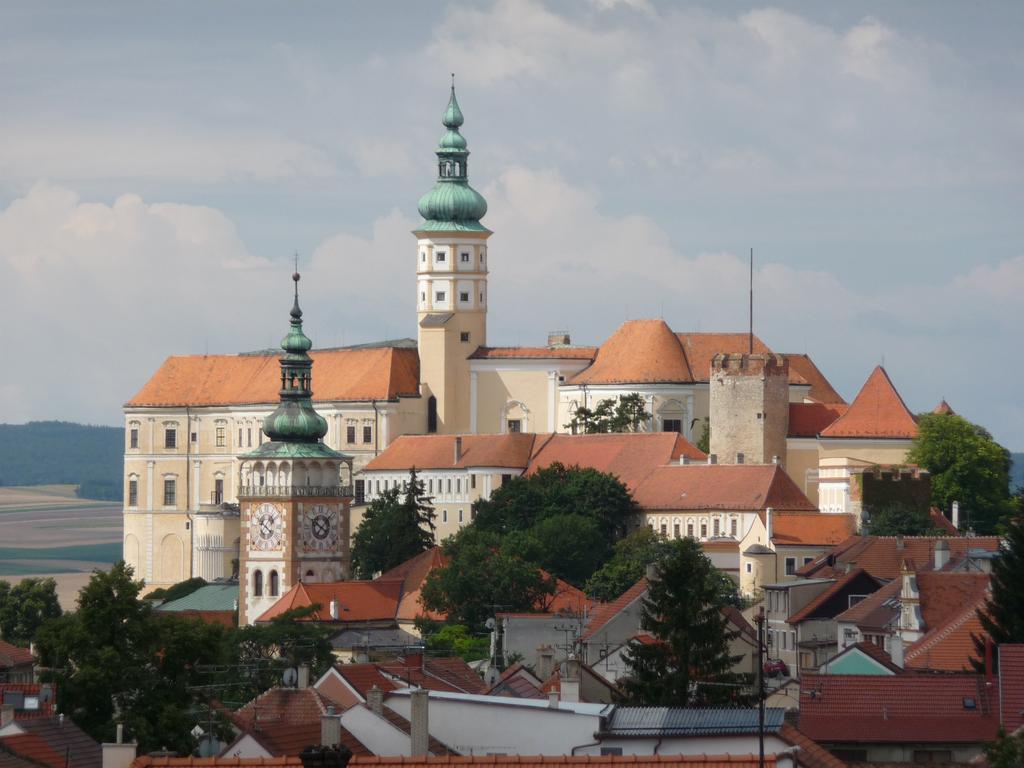Pension Crhan Mikulov Zewnętrze zdjęcie